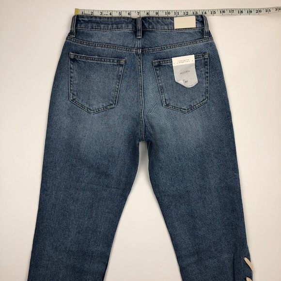 NWT Hidden Jeans Tracey High Rise Straight… - Picture 2 of 8